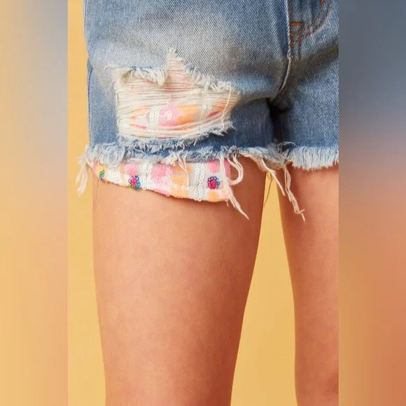 Excellent Condition Hayden Girls Distressed Sequin Denim Shorts size: 13/14 - Picture 3 of 11